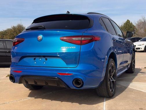 2022 Alfa Romeo Stelvio Veloce