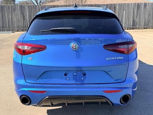 2022 Alfa Romeo Stelvio Veloce
