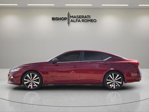 2022 Nissan Altima 2.5 SR