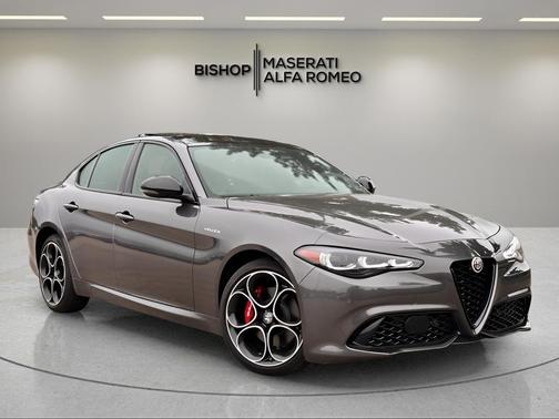 Vesuvio Gray Metallic 2024 Alfa Romeo Giulia Veloce