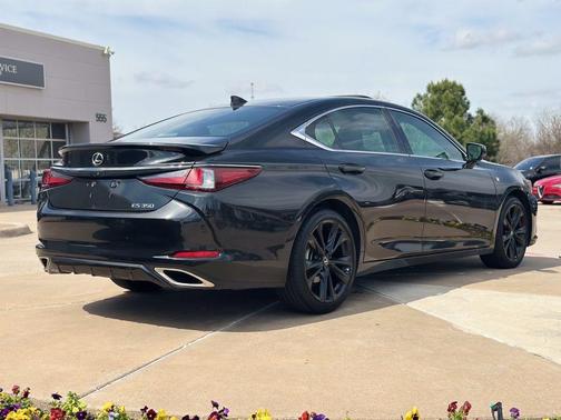 2024 Lexus ES 350 F SPORT Handling