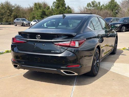 2024 Lexus ES 350 F SPORT Handling