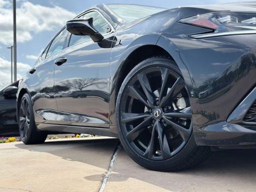 2024 Lexus ES 350 F SPORT Handling