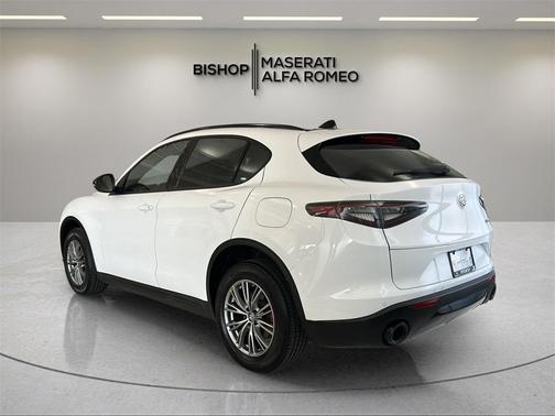 2024 Alfa Romeo Stelvio Base