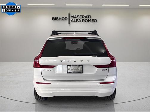 2022 Volvo XC60 B5 Momentum