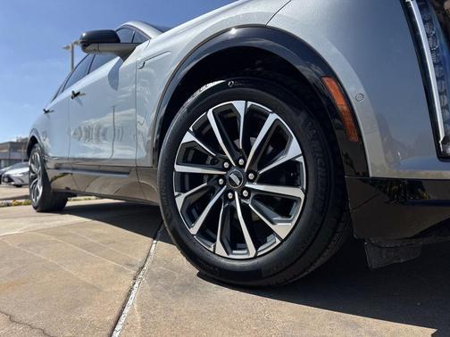 2024 Cadillac LYRIQ Sport