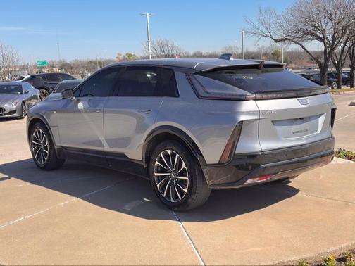 2024 Cadillac LYRIQ Sport