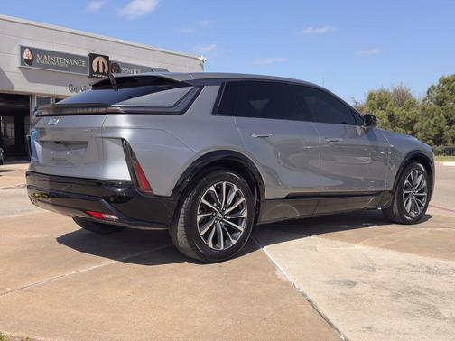 2024 Cadillac LYRIQ Sport