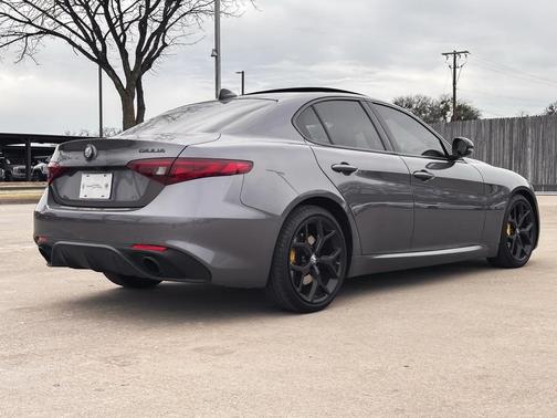 2020 Alfa Romeo Giulia Base