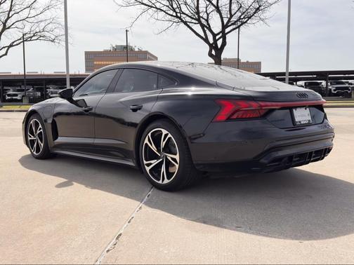 2022 Audi e-tron GT Premium Plus