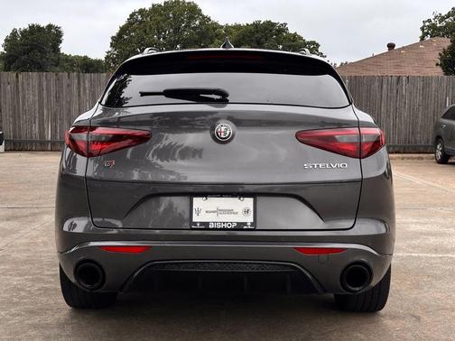 Vesuvio Gray Metallic 2023 Alfa Romeo Stelvio Veloce