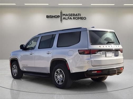 2023 Jeep Wagoneer Base