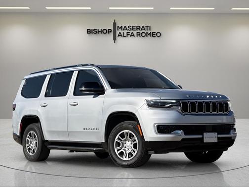 2023 Jeep Wagoneer Base