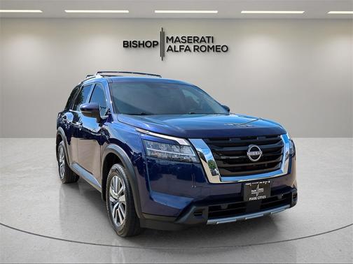 2024 Nissan Pathfinder SL