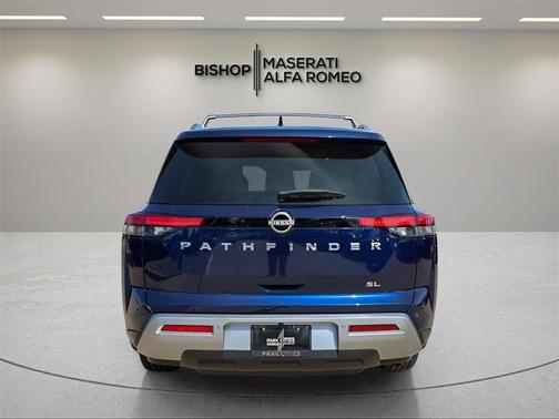 2024 Nissan Pathfinder SL