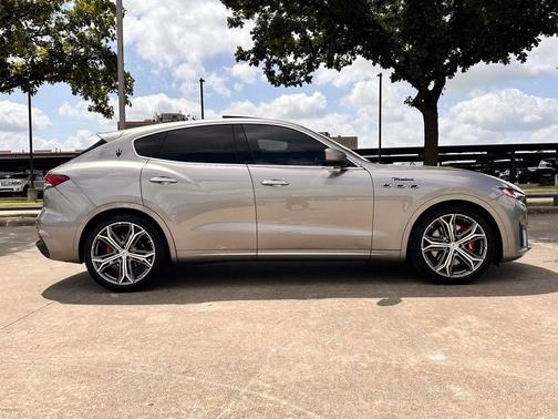 Grigio Metallic 2022 Maserati Levante Modena