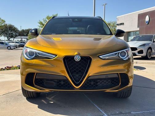 2022 Alfa Romeo Stelvio Quadrifoglio