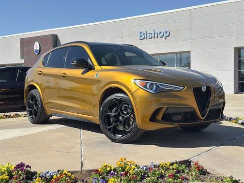 2022 Alfa Romeo Stelvio Quadrifoglio
