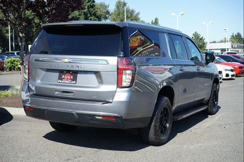 2021 Chevrolet Suburban LT