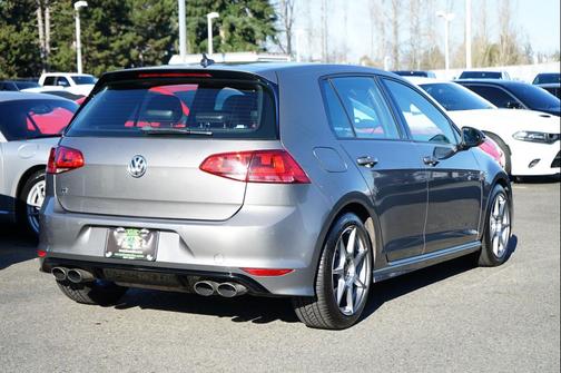 2016 Volkswagen Golf R 2.0T DSG