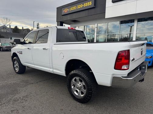 2017 RAM 2500 Big Horn Crew Cab 4x4 6'4' Box