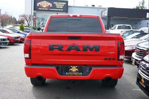 2017 RAM 1500 Night Crew Cab 4x4 5'7' Box