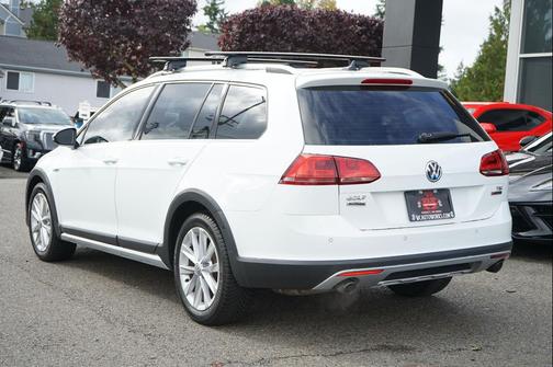 2017 Volkswagen Golf Alltrack TSI SE