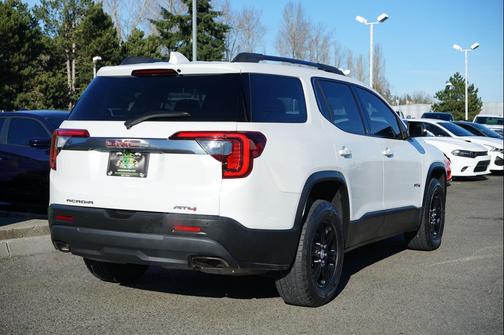 2023 GMC Acadia AWD AT4