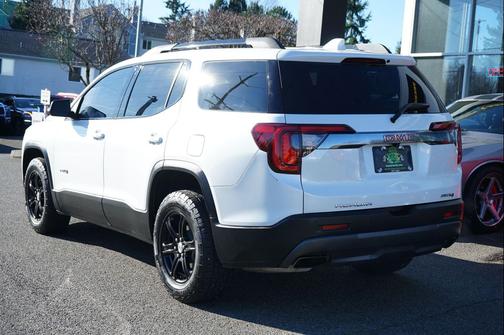 2023 GMC Acadia AWD AT4