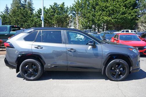 2021 Toyota RAV4 Hybrid SE