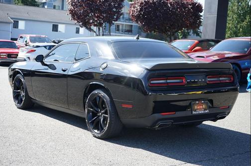 2017 Dodge Challenger SXT