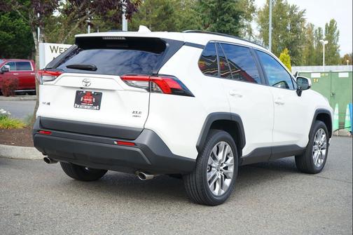 2022 Toyota RAV4 XLE Premium