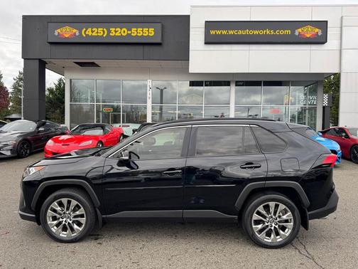 2020 Toyota RAV4 XLE Premium