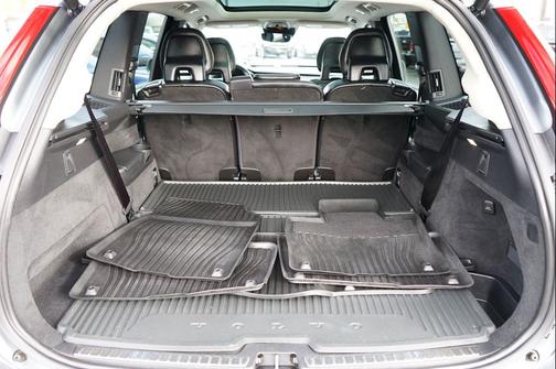 2018 Volvo XC90 T6 Momentum