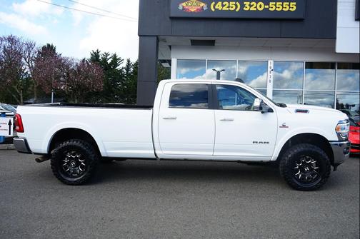 2020 RAM 2500 Laramie Crew Cab 4x4 8' Box