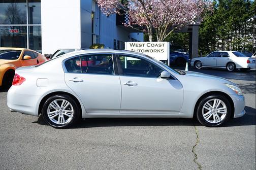 2012 INFINITI G25 Journey