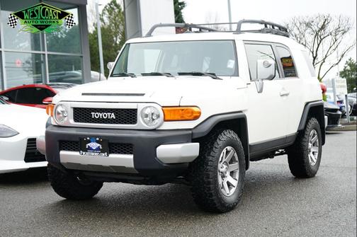 2014 Toyota FJ Cruiser Base
