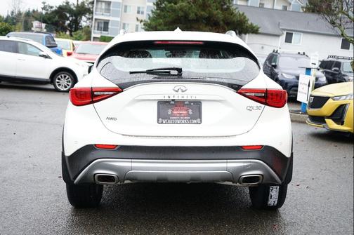 2018 INFINITI QX30 Premium
