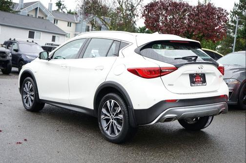 2018 INFINITI QX30 Premium