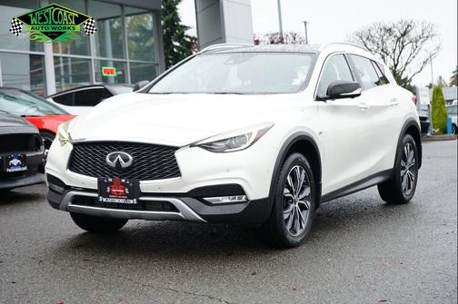 2018 INFINITI QX30 Premium