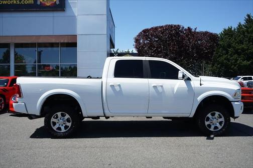 2018 RAM 2500 Laramie Crew Cab 4x4 6'4' Box