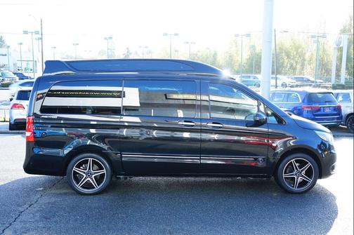 2016 Mercedes-Benz Metris Base