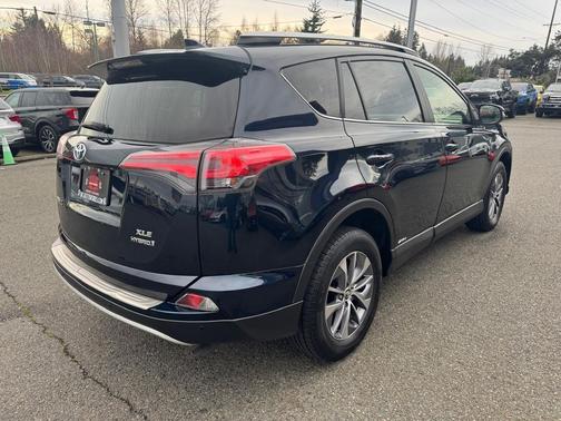 2018 Toyota RAV4 Hybrid XLE