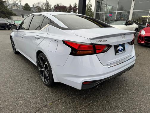 2023 Nissan Altima SR FWD