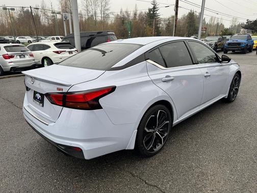 2023 Nissan Altima SR FWD