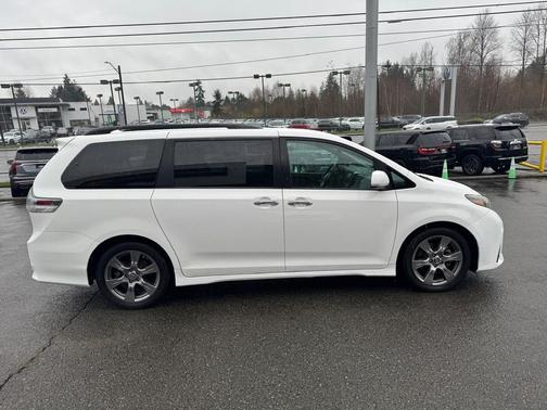 2018 Toyota Sienna SE Premium