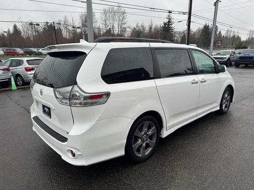 2018 Toyota Sienna SE Premium