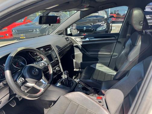 2015 Volkswagen Golf GTI 2.0T Autobahn 4-Door
