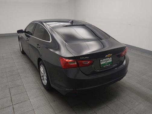 Gray 2018 Chevrolet Malibu LT