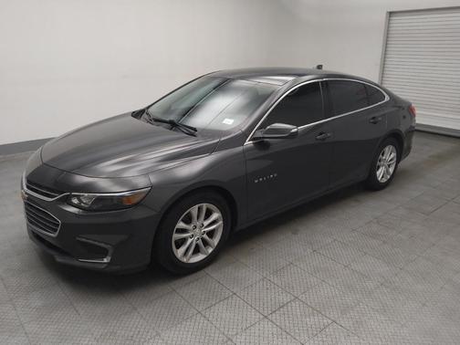 Gray 2018 Chevrolet Malibu LT